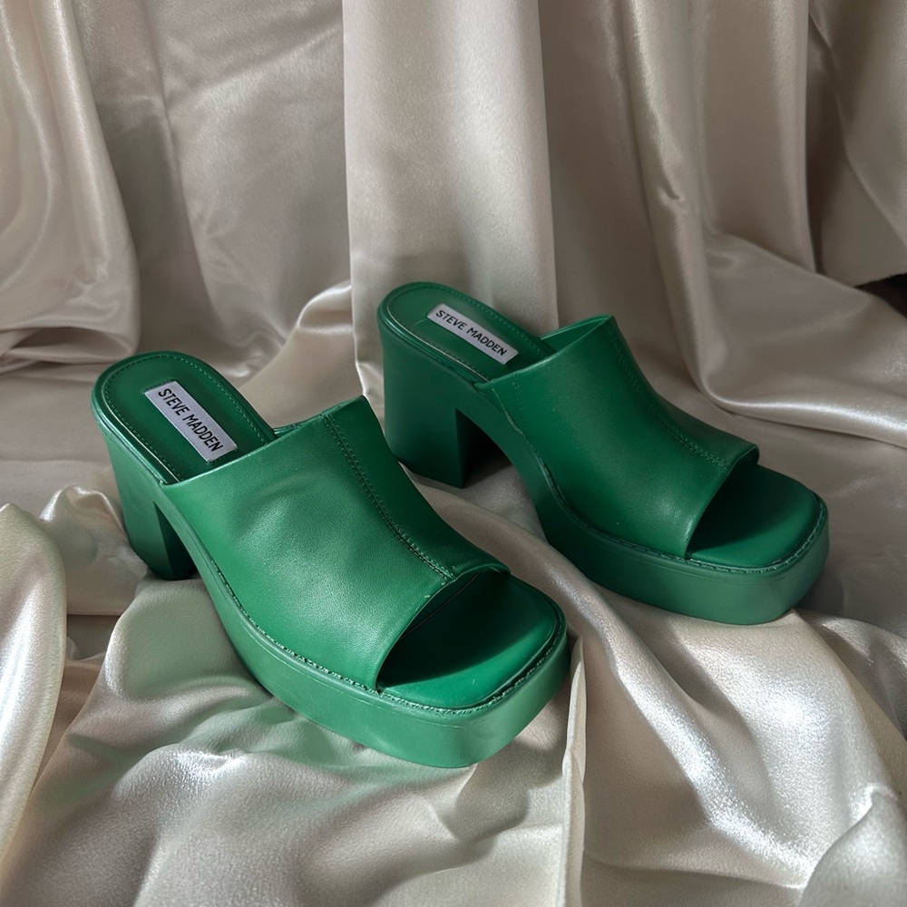 Steven Madden Kane Green size 8.5 heels